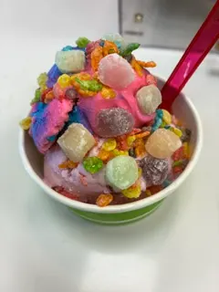 Ice cream with marshmallows and cereal