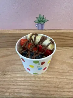Açaí bowl with banana and chocolate